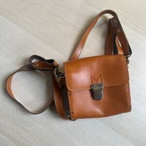 M Basa Brown Leather Shoulder Bag - Vintage find!